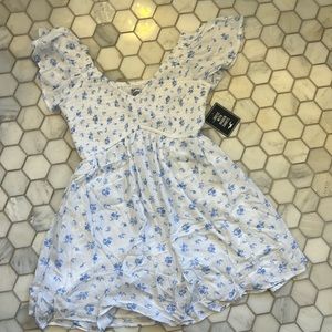 BNWT Hollister flutter sleeve dress, Sxz. XS Short